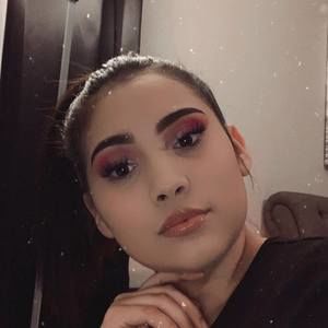 Meet your Posher, Noelia